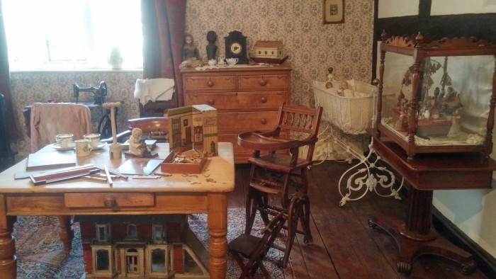 Bedroom displays at Tamworth Castle